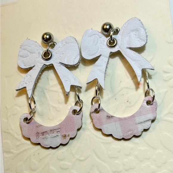 Earrings - Picture 4 of 5